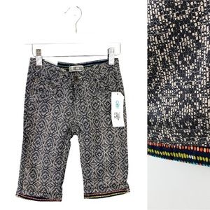 NWT OKAIDI Printed Capri Pants Size 4